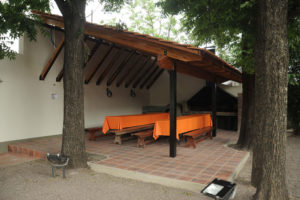 Quincho asador cubierto
